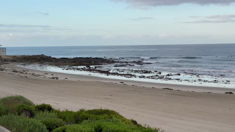 Ein-Wunderschöner-Strand-In-Dana-Point,-Kalifornien