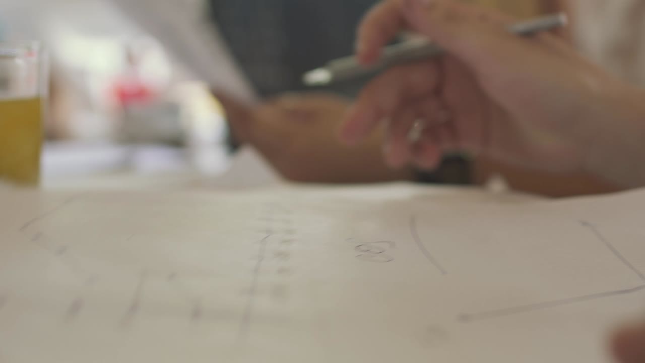 그래프는 펜으로 고정되고 있습니다.