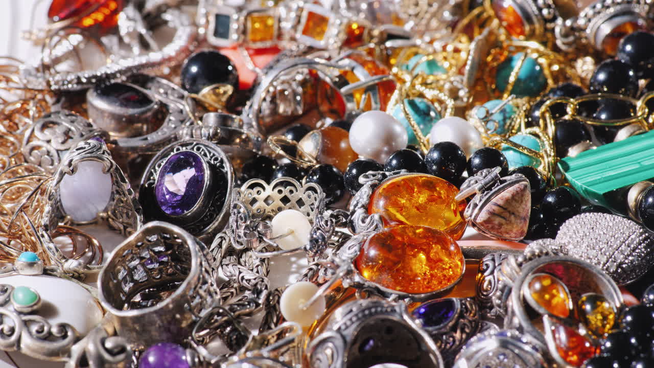 разнообразные ювелирные изделия 02