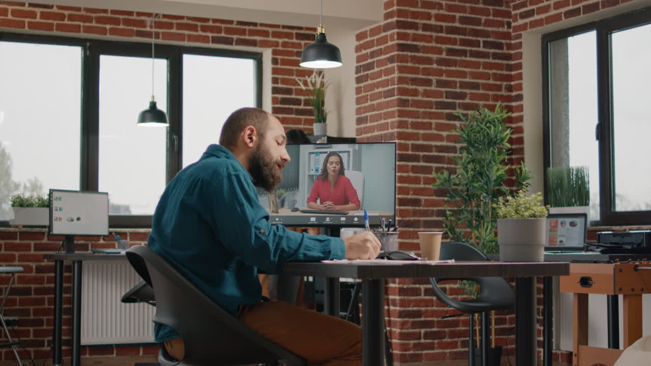 Videokonferansesamtale på kontoret