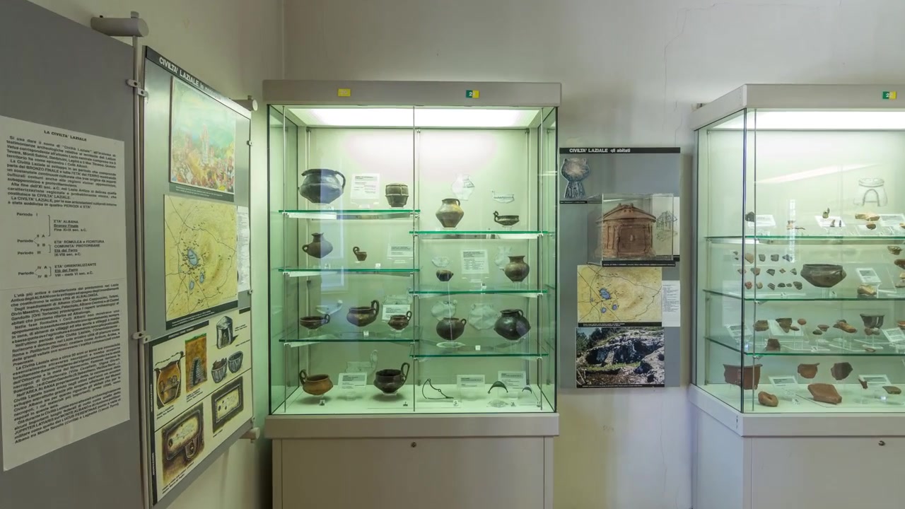 Museo Di Villa Ferrajoli Timelapse Hyperlapse i Albano Laziale, Italien. Utforska det historiska museets rikliga utställningar, som fördjupar sig i Italiens rika kulturarv