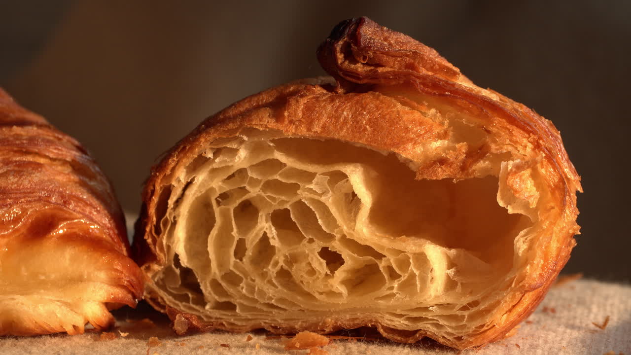 Croissant freschi con pasta sfoglia