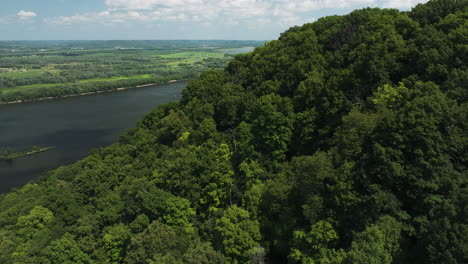 Forested-Bluff-On-The-Banks-Of-Mississippi-River