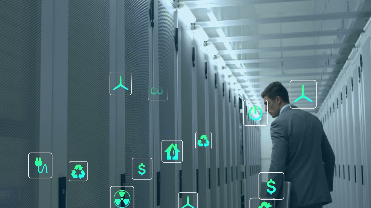 animación de iconos de concepto de energía renovable contra ingeniero caucásico caminando en la sala del servidor