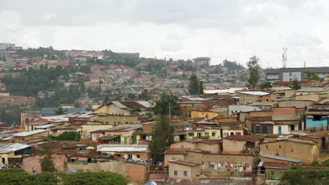 tiro de los barrios marginales de la ladera en ruanda