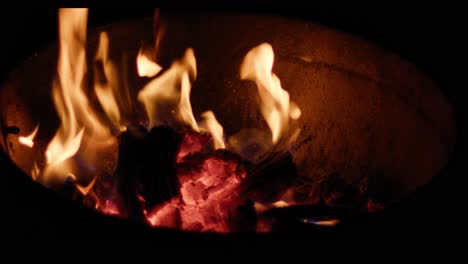 Calming-fire-crackling-in-a-weber-|-4K-|-Filmed-with-a-Blackmagic-Pocket-Cinema-Camera-6K-Pro