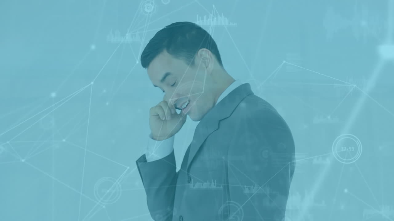 코카시안 사업가에 대한 데이터 처리와 연결 네트워크의 애니메이션