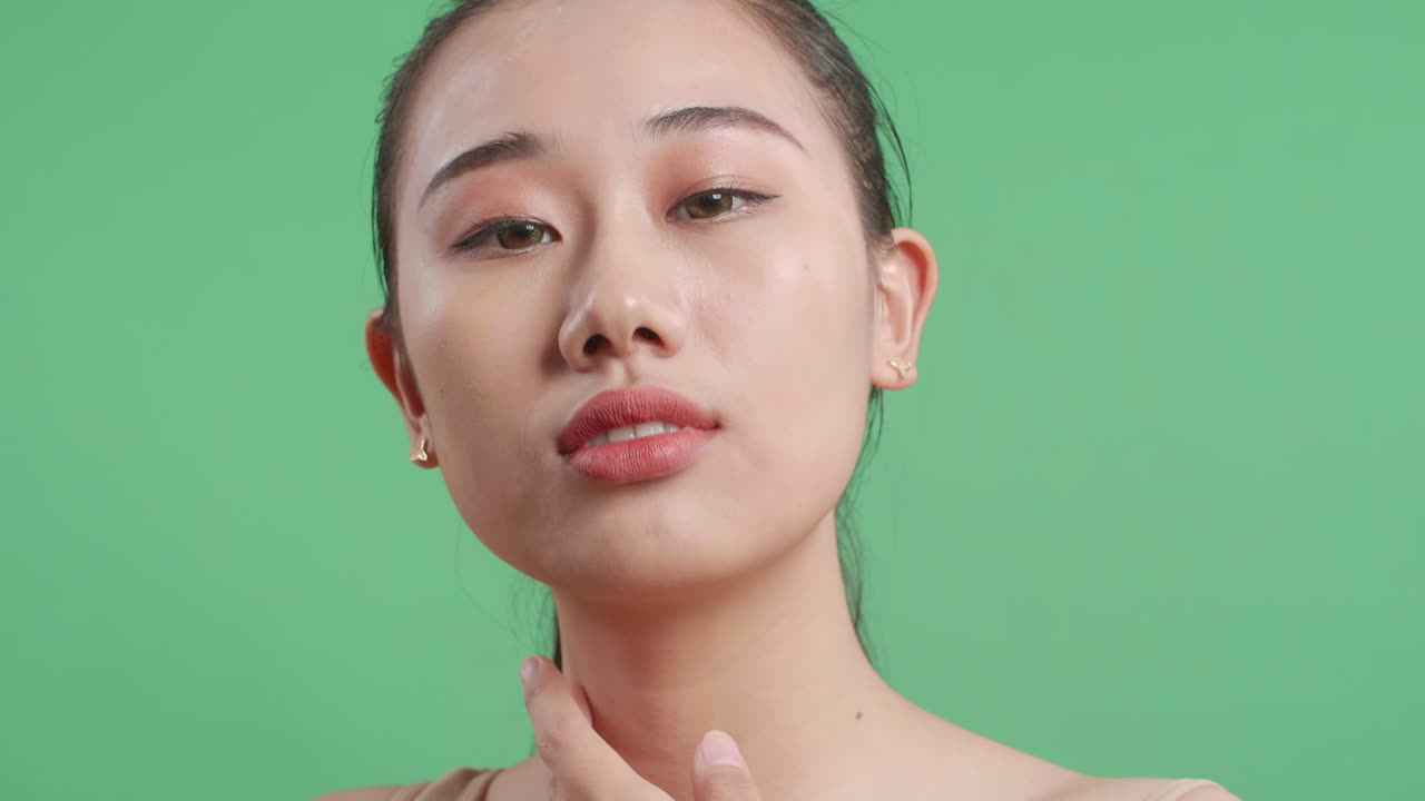 녹색 스크린에 대한 여성 초상화