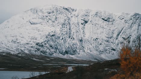 The-light-first-snow-covers-the-steep-mountainsides