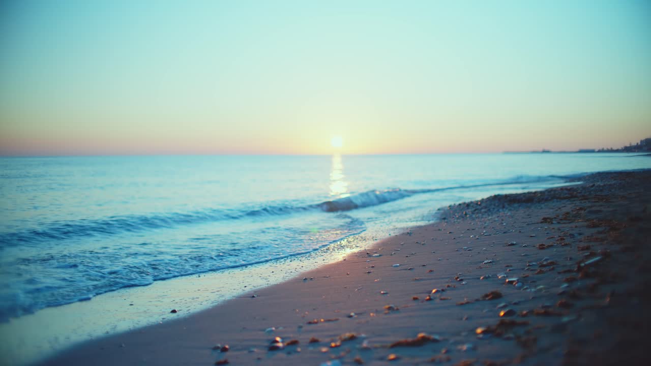 빈티지 렌즈로 해변에서 일몰