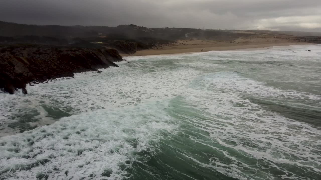drone el océano atlántico cerca de cabo da roca