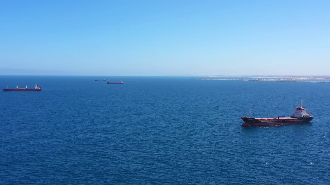 바다에 있는 선박