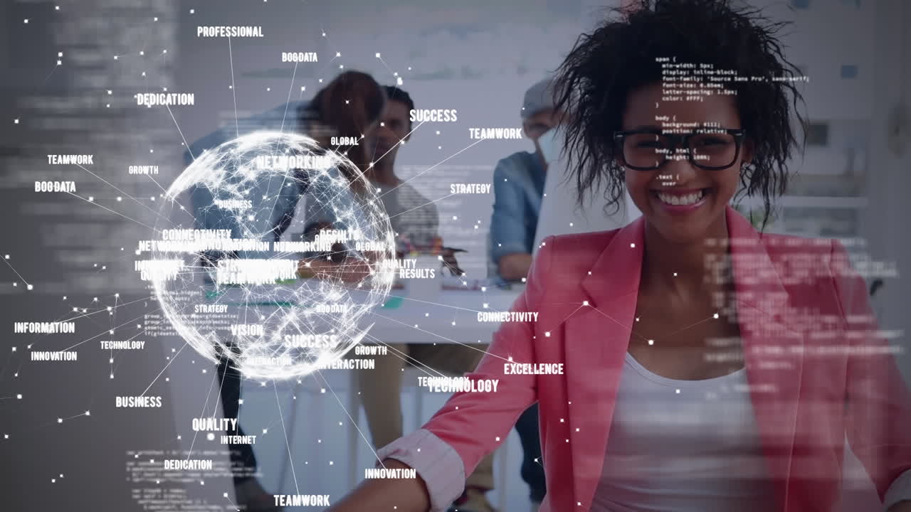 Animazione di un mappamondo con una rete di connessioni ed elaborazione dati su una donna che usa il computer