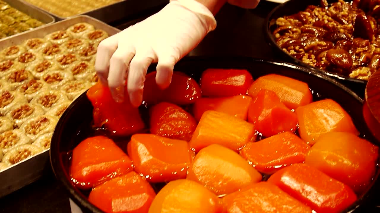 In the magnificent city of Istanbul, you can not ignore the sweets on the glass fronts. Mouth watering