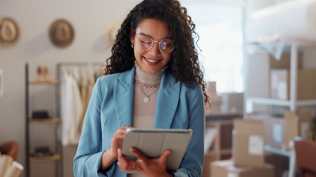 diseñadora de moda, mecanógrafa y mujer de negocios