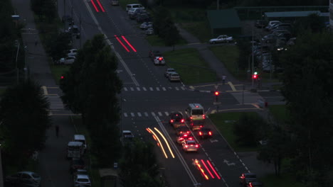 Cruce-De-Caminos-Día-A-Noche-Ciudad-Lapso-De-Tiempo