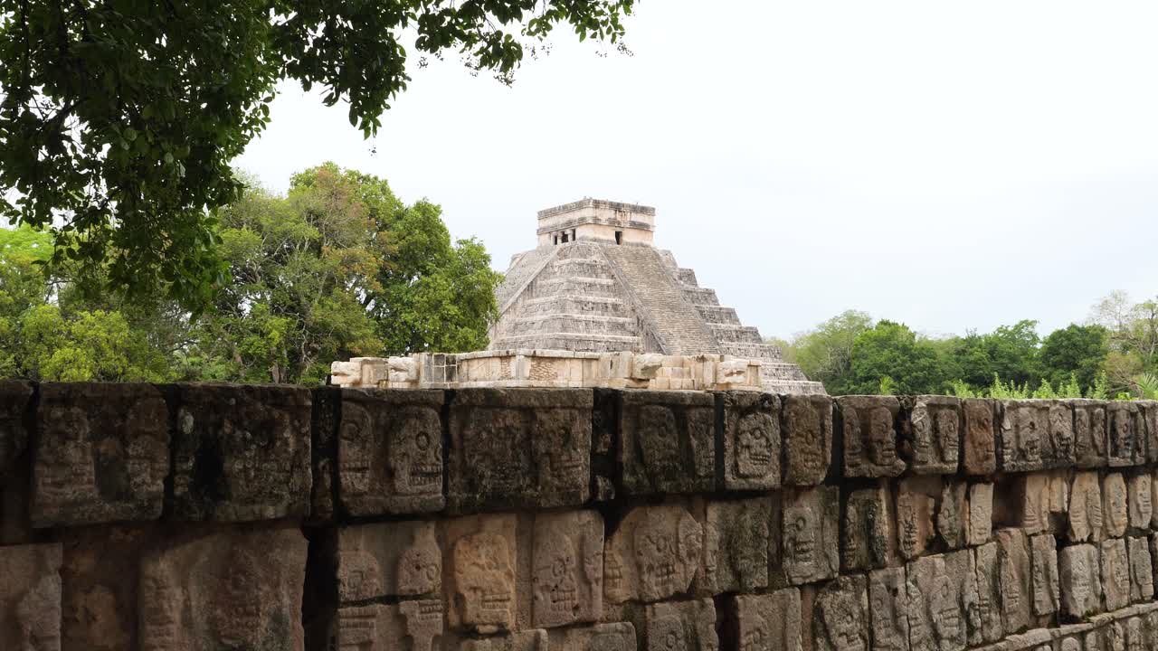 Platform of the Skulls (Tzompantli), Temple of the Eagles and Jaguars, Temple of Kukulcan (El Castillo), Chichen Itza mayan archaeological site.