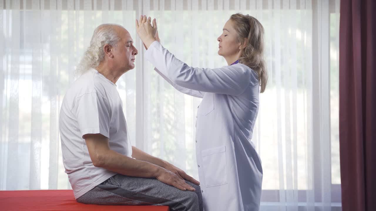 인간의 바이오에너지로 치유하는 것입니다.