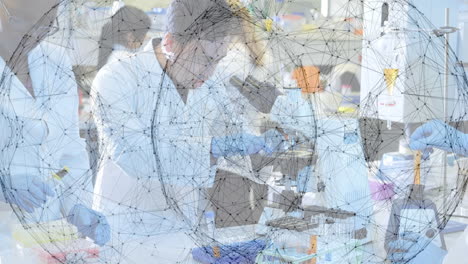 animación del globo de conexiones en diversos científicos en el laboratorio