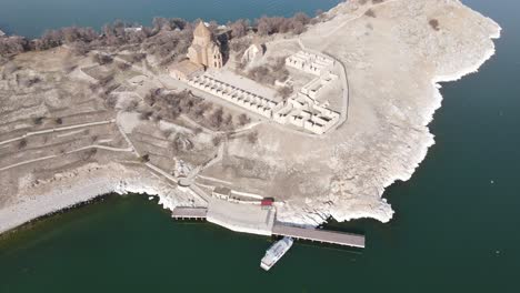 Vista-De-Drone-De-Iglesia-Antigua