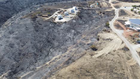 Rhodes-Daños-Por-Incendios-Forestales-Después-De-Que-El-Cuerpo-De-Bomberos-Se-Fuera-En-Grecia,-Rhodes-Se-Quemó-En-Lindos,-Archangelos,-Masari,-Agathi,-Malonas,-Lardos,-Kalathos,-Asklepieion