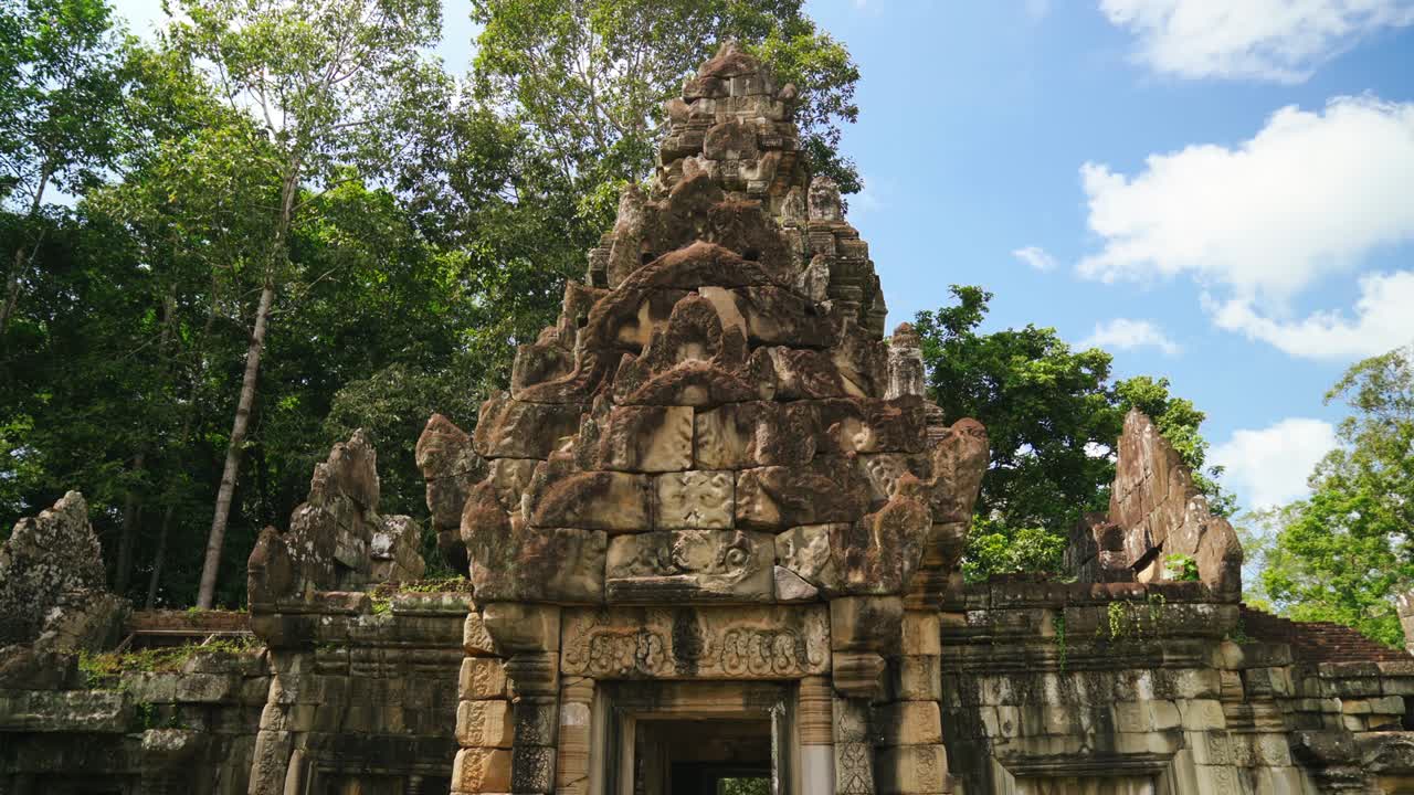 entrada a las ruinas del templo de ta som en el complejo de angkor wat, camboya