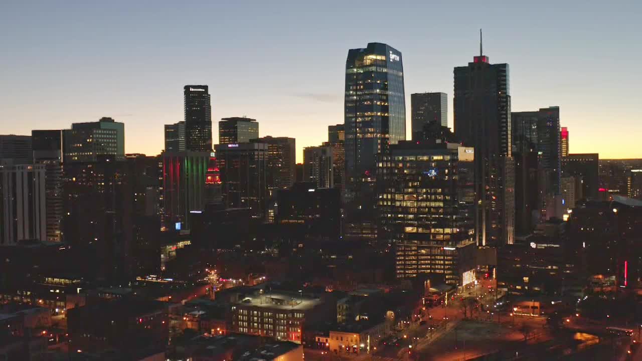 paisaje urbano en la noche