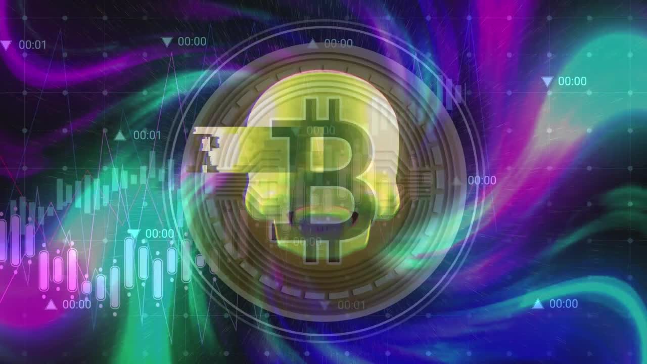 animación de cráneo y bitcoin sobre el procesamiento de datos en fondo negro