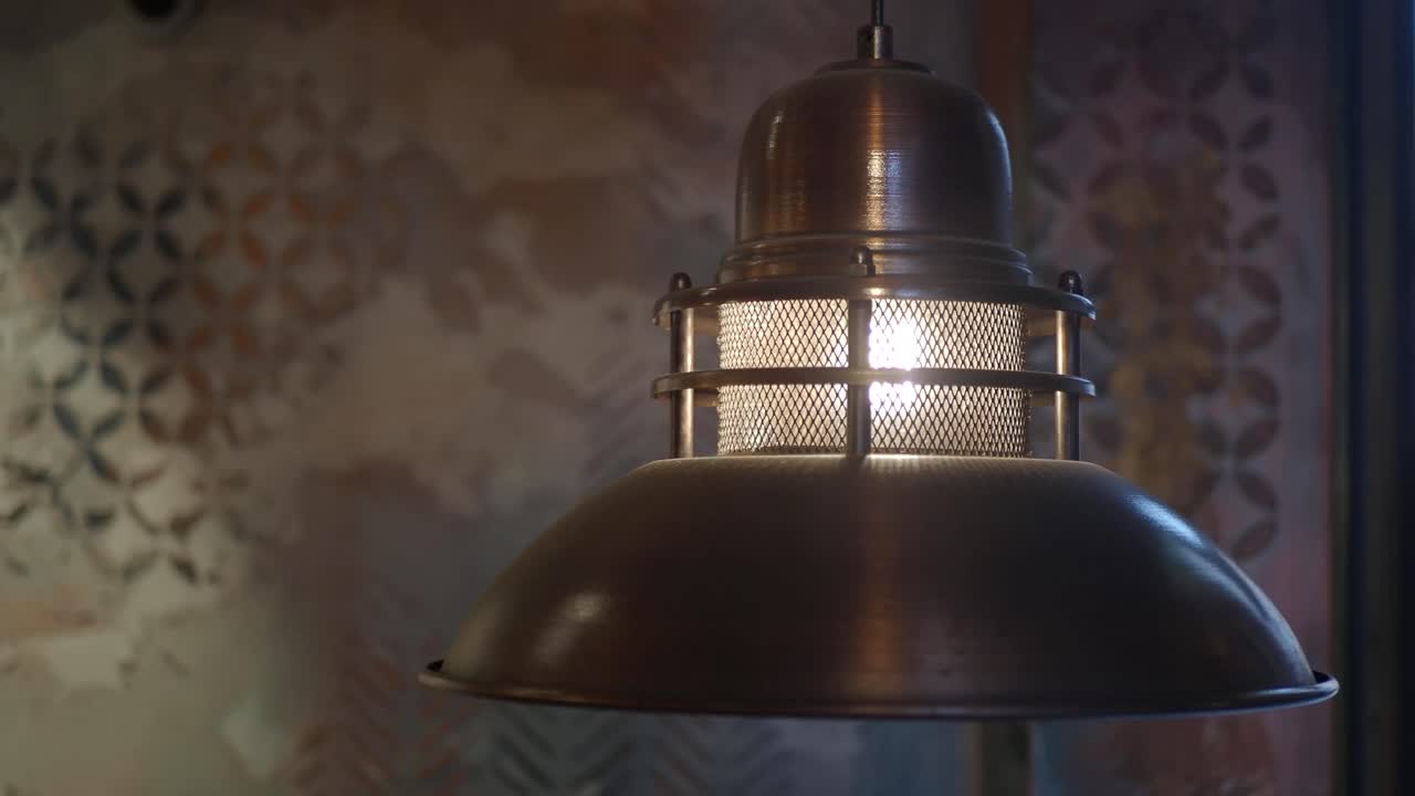 Nærbilde av en tent lampe