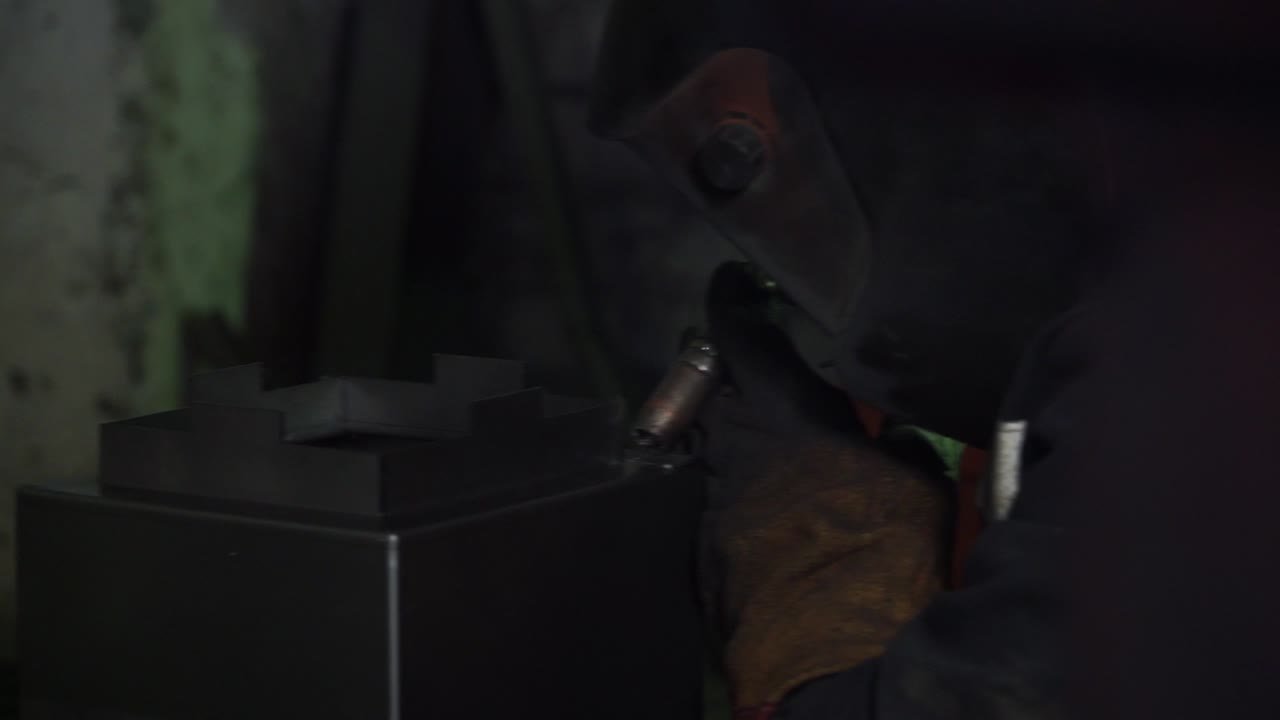 진행 중인 용접 과정