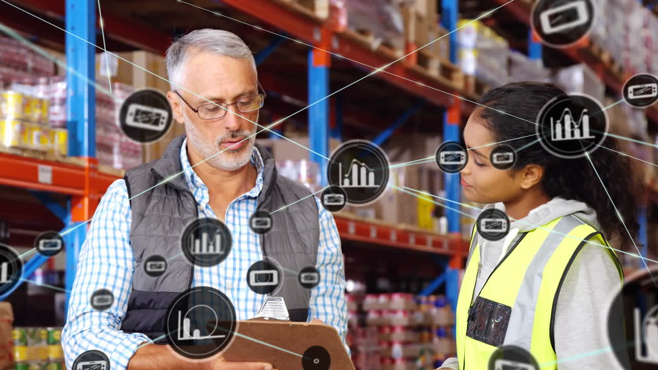 animación de una red de iconos sobre diversos supervisores masculinos y trabajadoras discutiendo en el almacén.