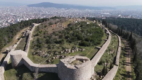 drone aéreo ciudad histórica medieval bizancio