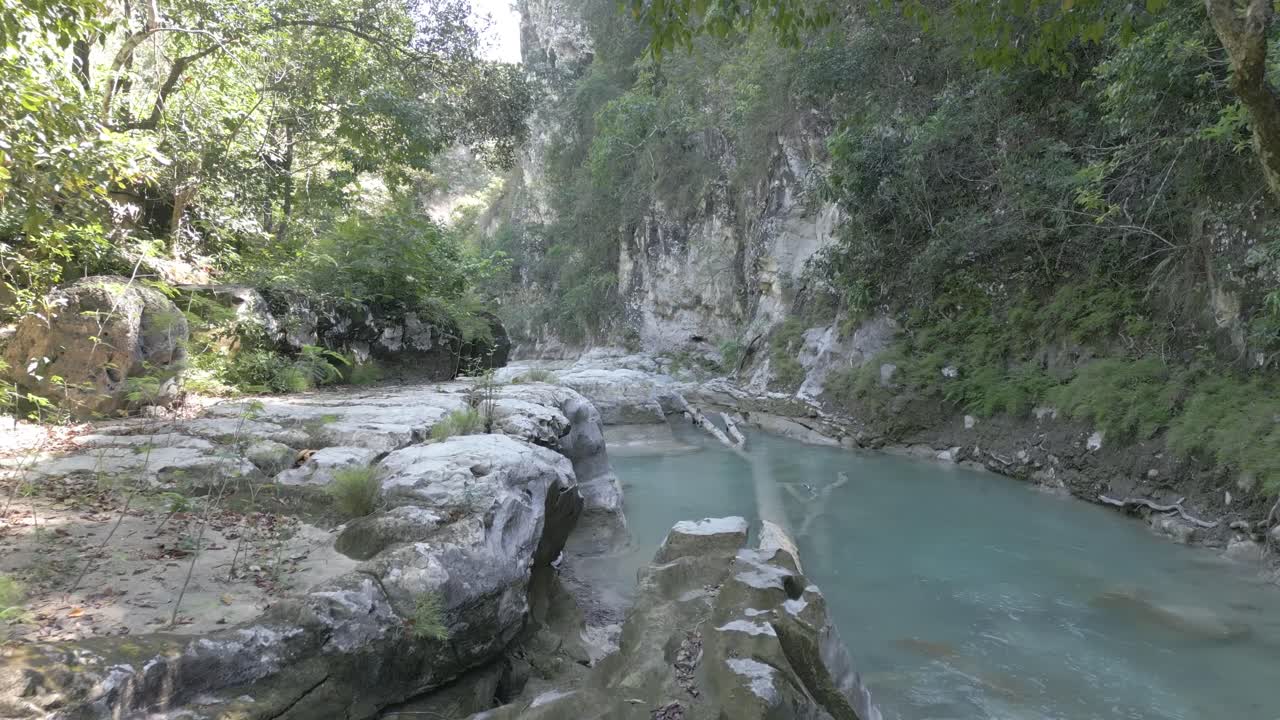 tanggedu cascada sumba isla este de indonesia
