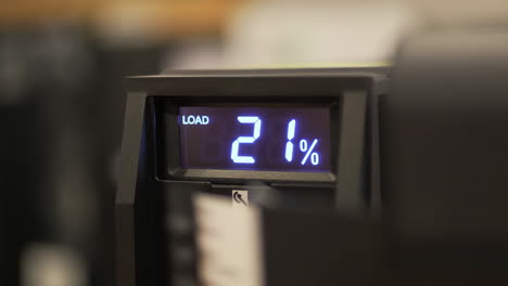 digital display showing load percentage