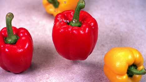 pimientos rojos y amarillos
