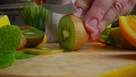 cutting kiwi fruit