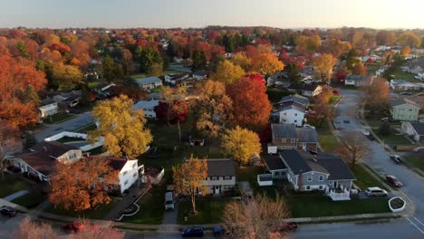 Establishing-shot-of-small-town-in-USA