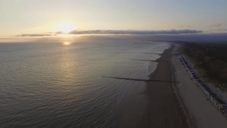 Antena:-La-Playa-Entre-Vlissingen-Y-Dishoek-Durante-La-Puesta-De-Sol