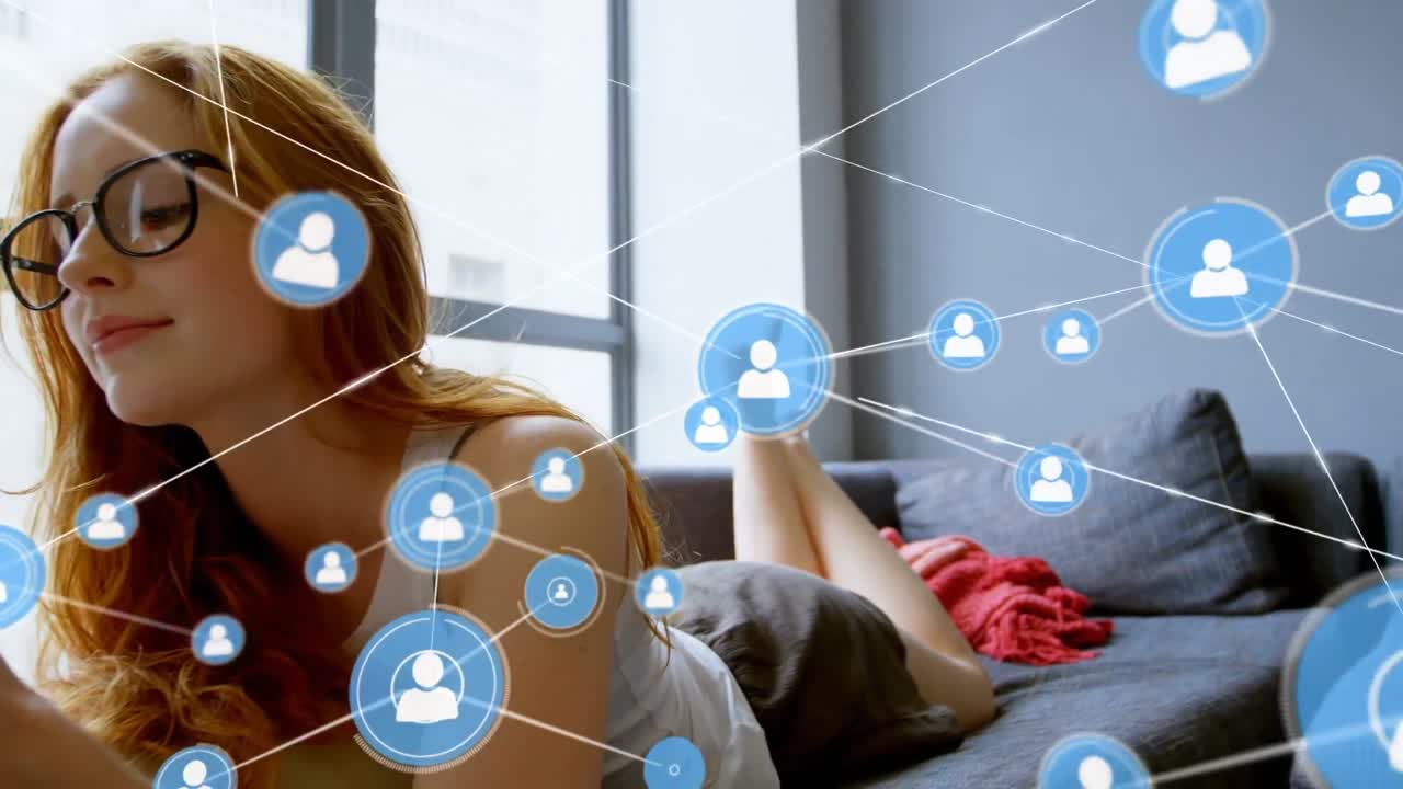 animación de una red de conexiones con iconos sobre una mujer caucásica usando una tableta