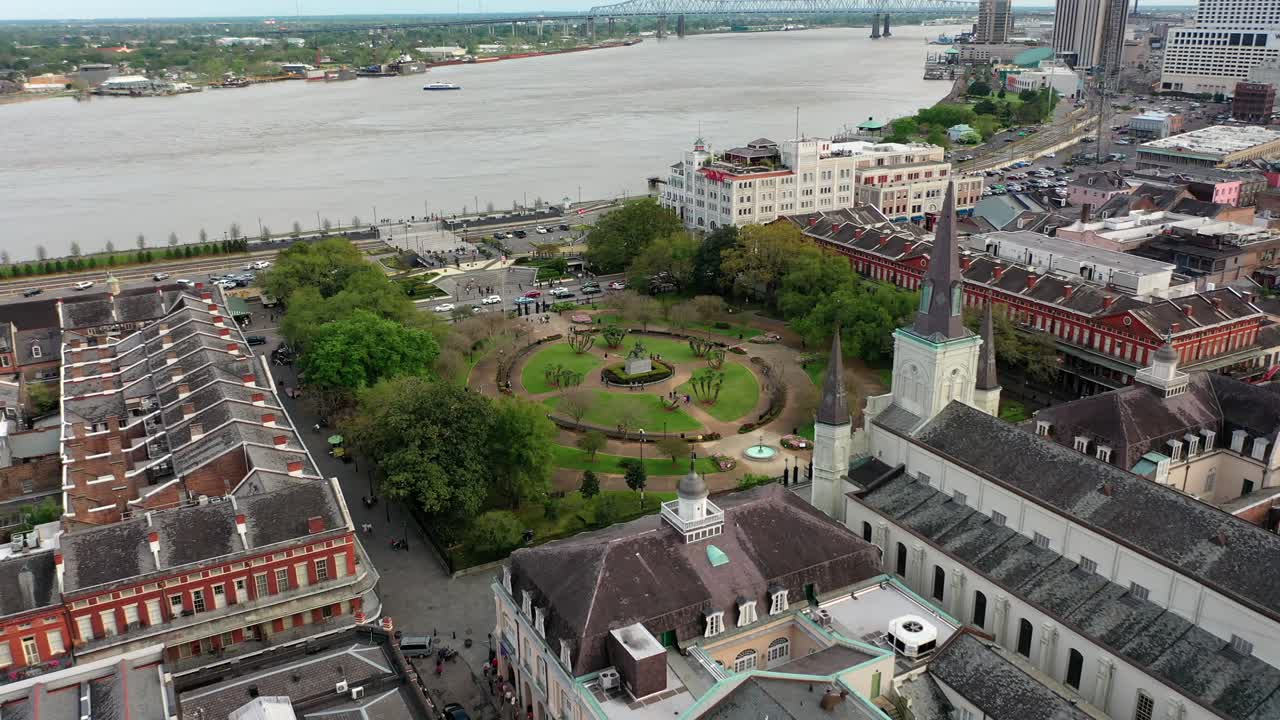 jackson square, cervecería jax, río mississippi y st