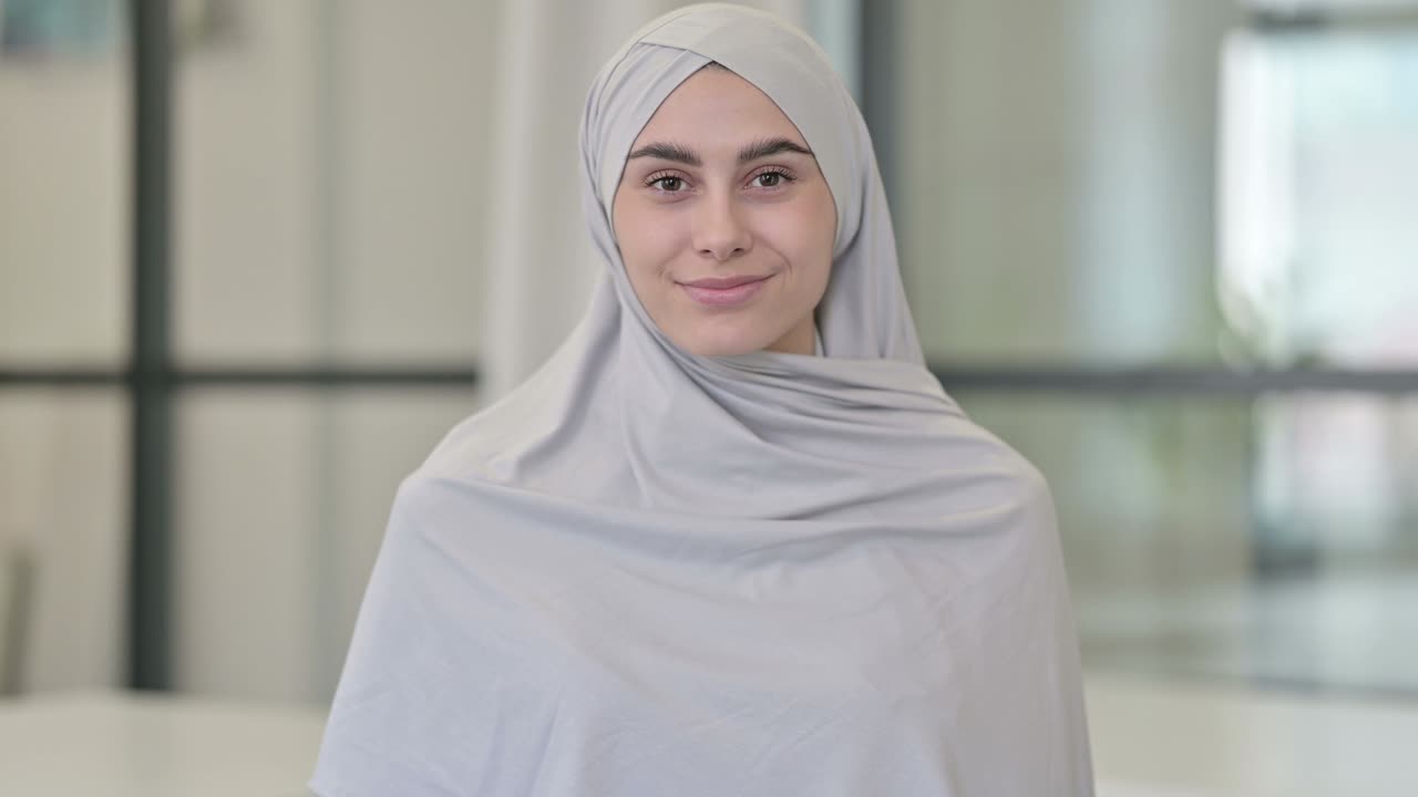 젊은 여자 선물