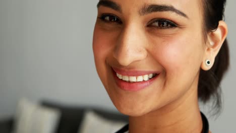 Portrait-of-smiling-female-doctor