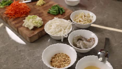 preparing pad thai