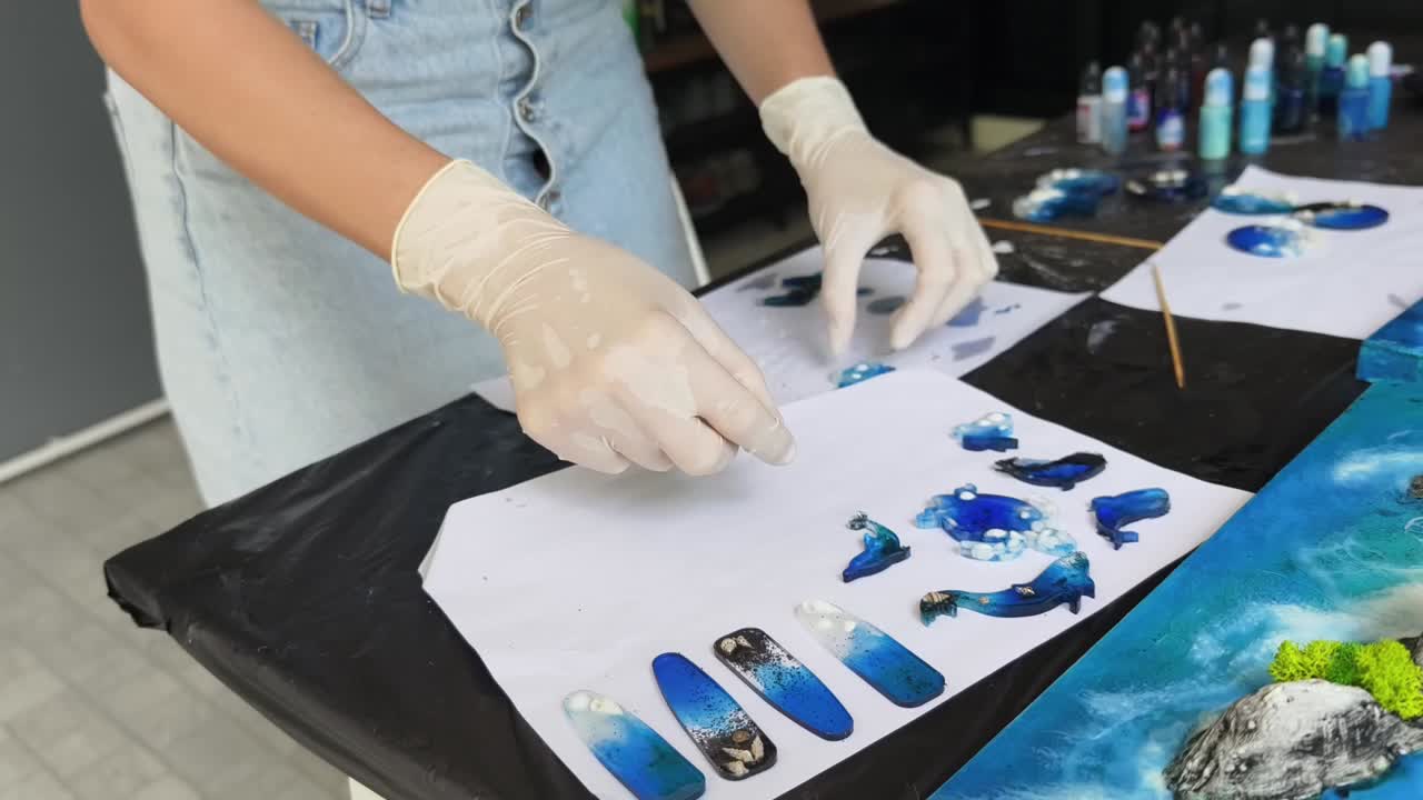 proceso de creación de arte de resina - tema costero