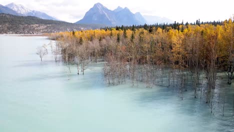 lago abraham en la temporada de otoño