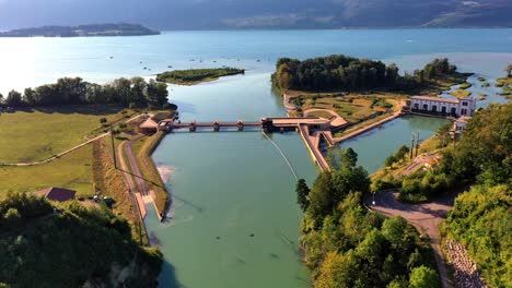 Das-Wasserkraftwerk-Hagneck-Am-Bielersee-In-Der-Schweiz-–-Wunderschön-Gelegen-Und-Renaturiert