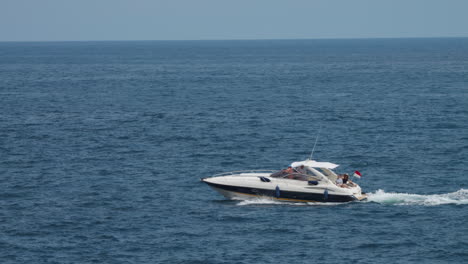 Private-Luxury-Yacht-Cruising-Across-The-Sea-In-Monaco-On-A-Sunny-Summer-Day