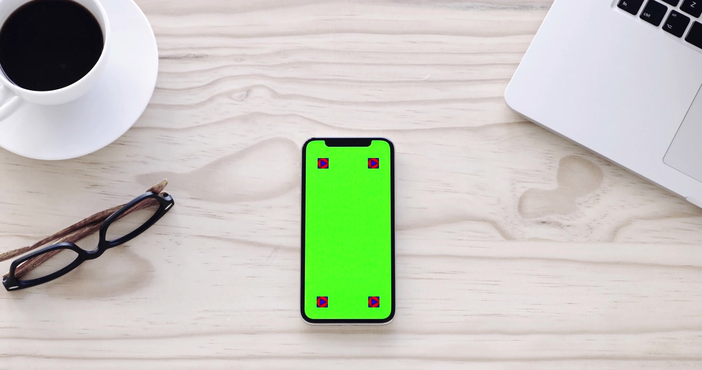 uno smartphone con uno schermo verde scorrevole