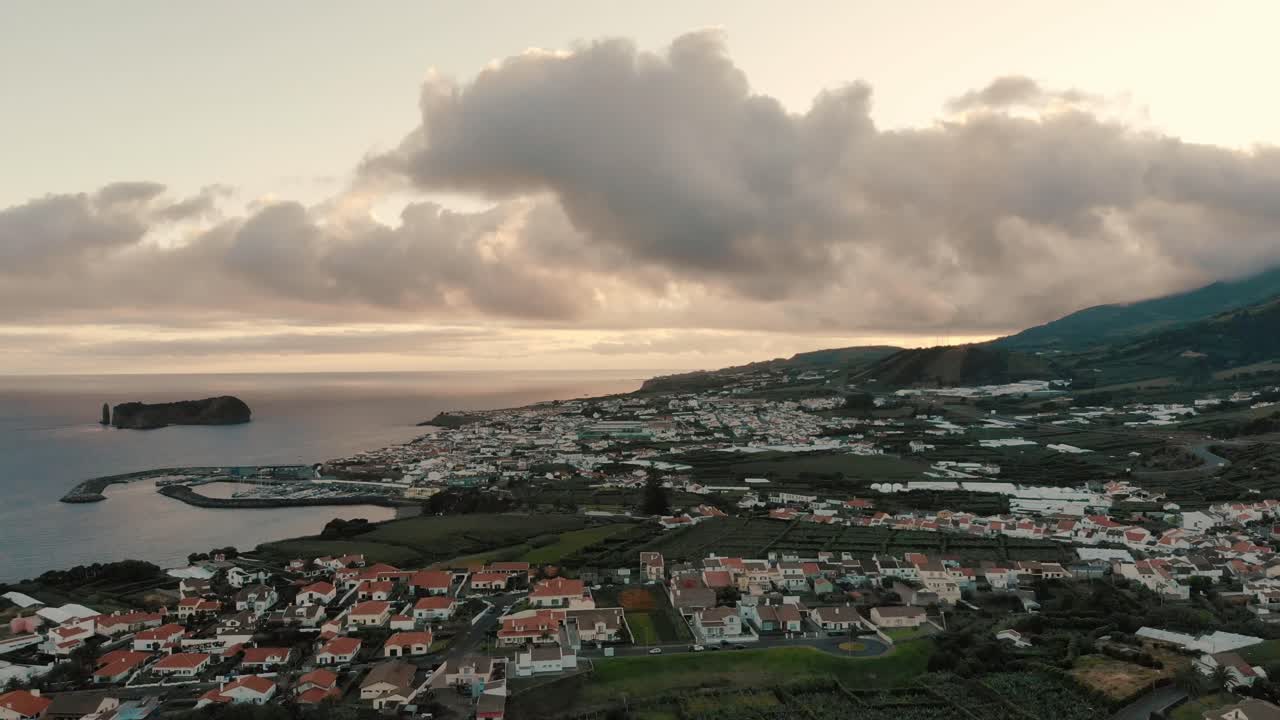 isla en portugal tanta naturaleza y mar