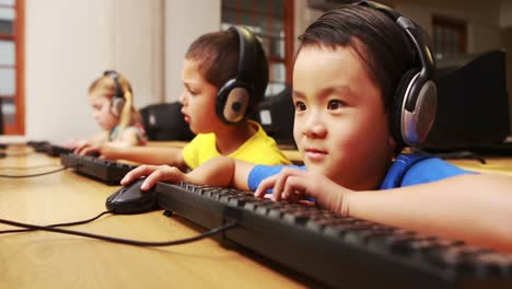 Pupils-in-computer-class-at-school